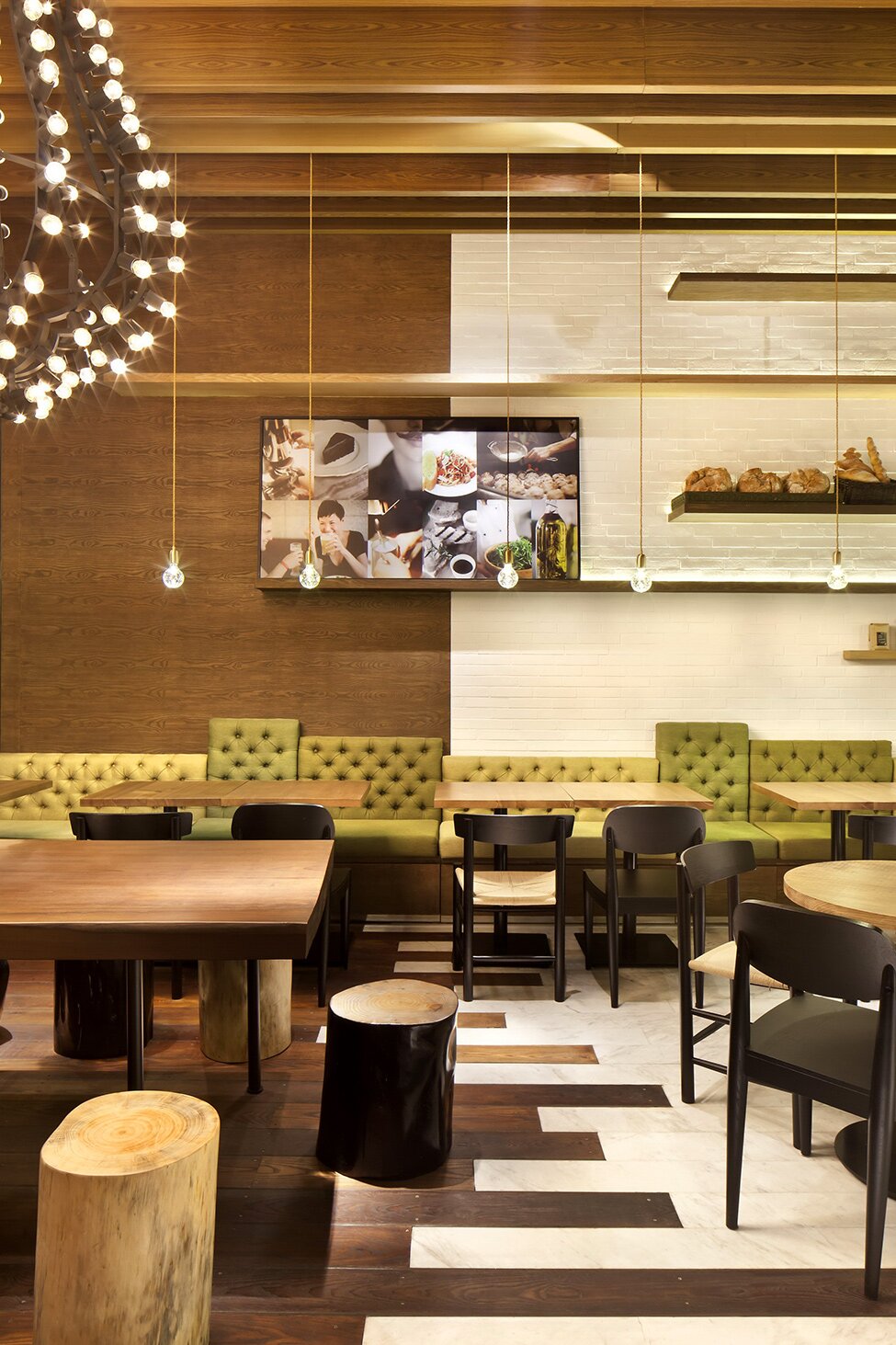 Ресторан в классическом стиле впечатляет простотой оформления и оригинальностью дизайнерских решений