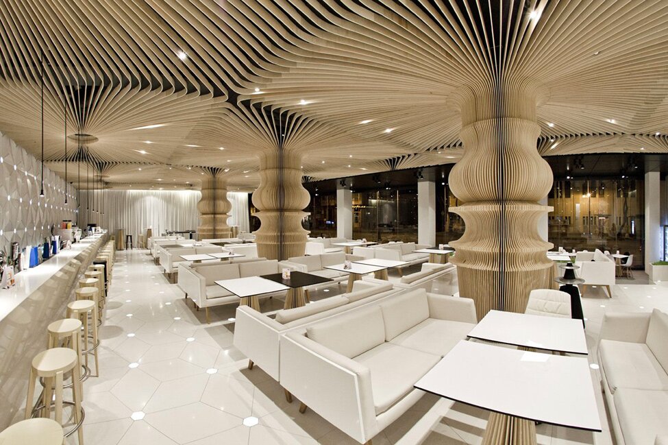 Alpina Design представляет серию фото выполненного дизайн-проекта открытого ресторана.