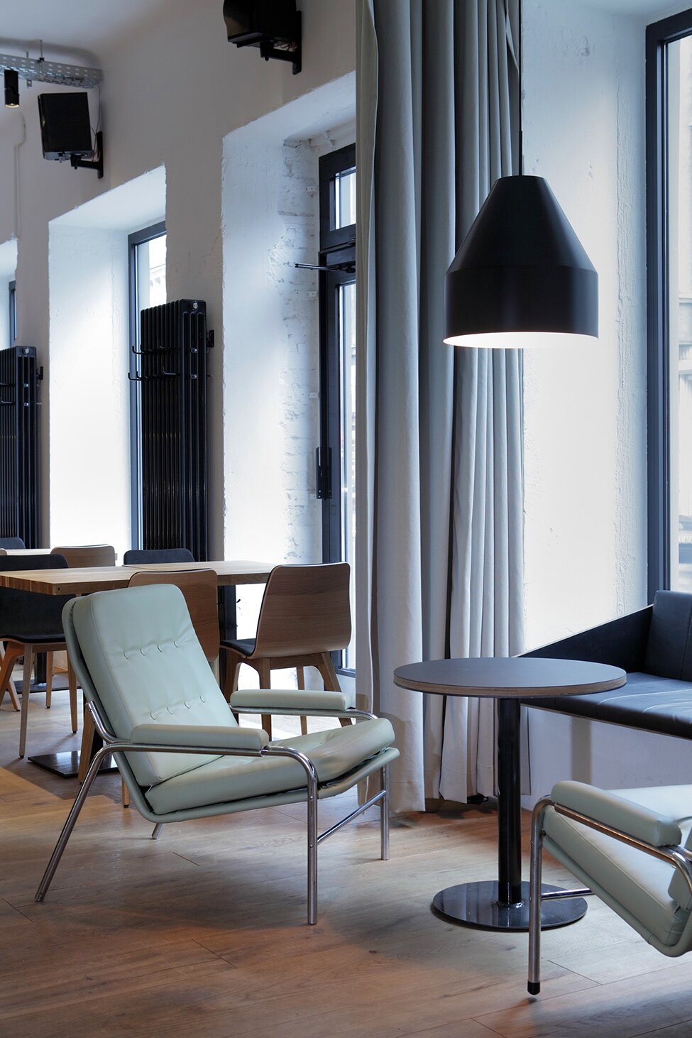 Alpina Design представляет серию фото выполненного дизайн-проекта ресторана-бара.